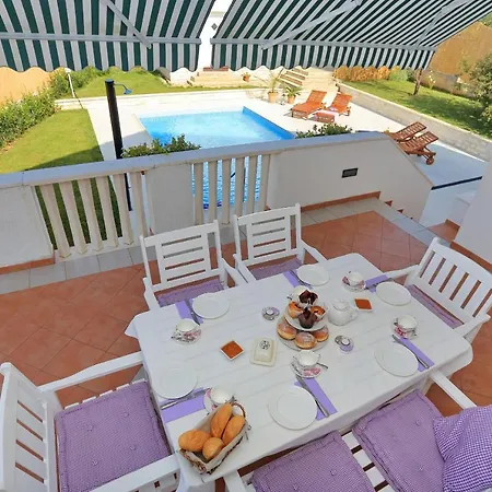 My Dalmatia - Beatrice With Private Swimming Pool *